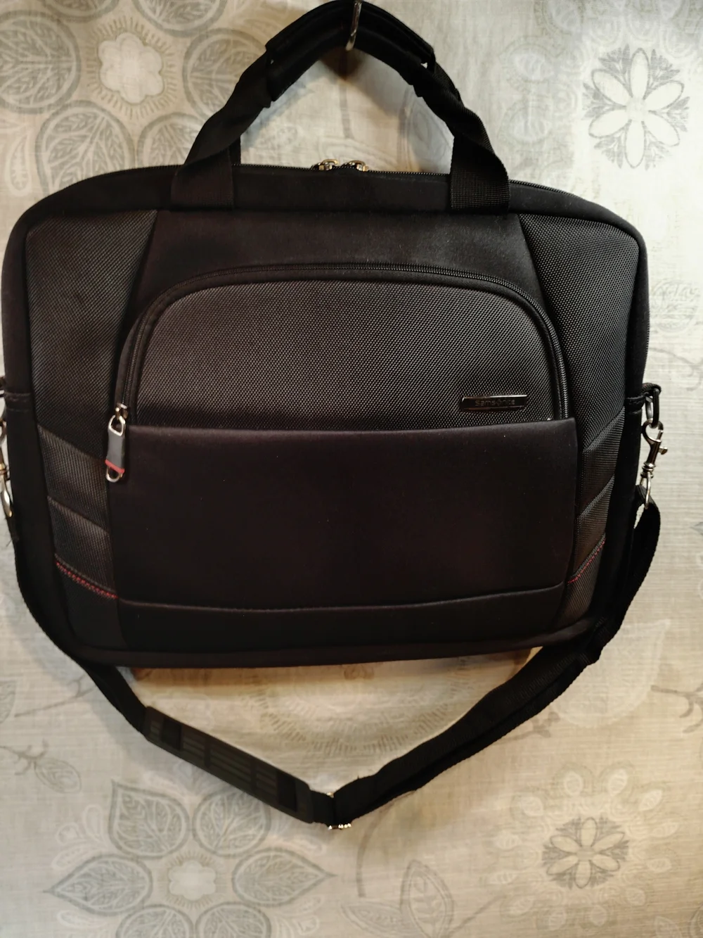 Samsonite Black Laptop Briefcase with Shoulder Strap